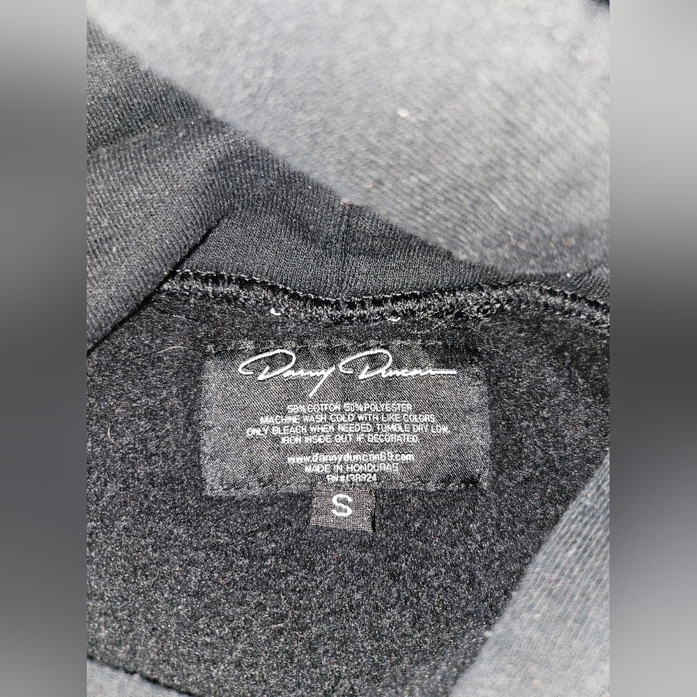 Virginry Rocks Sweater - Picture 2 of 2